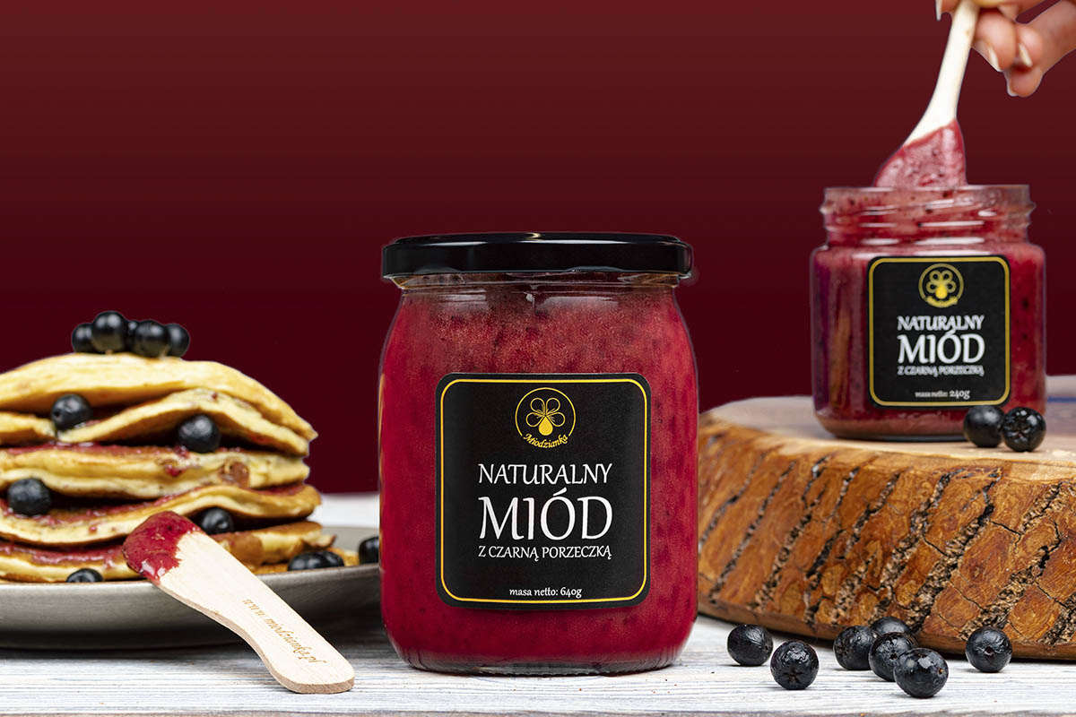 Naturalny MIÓD z czarną porzeczką